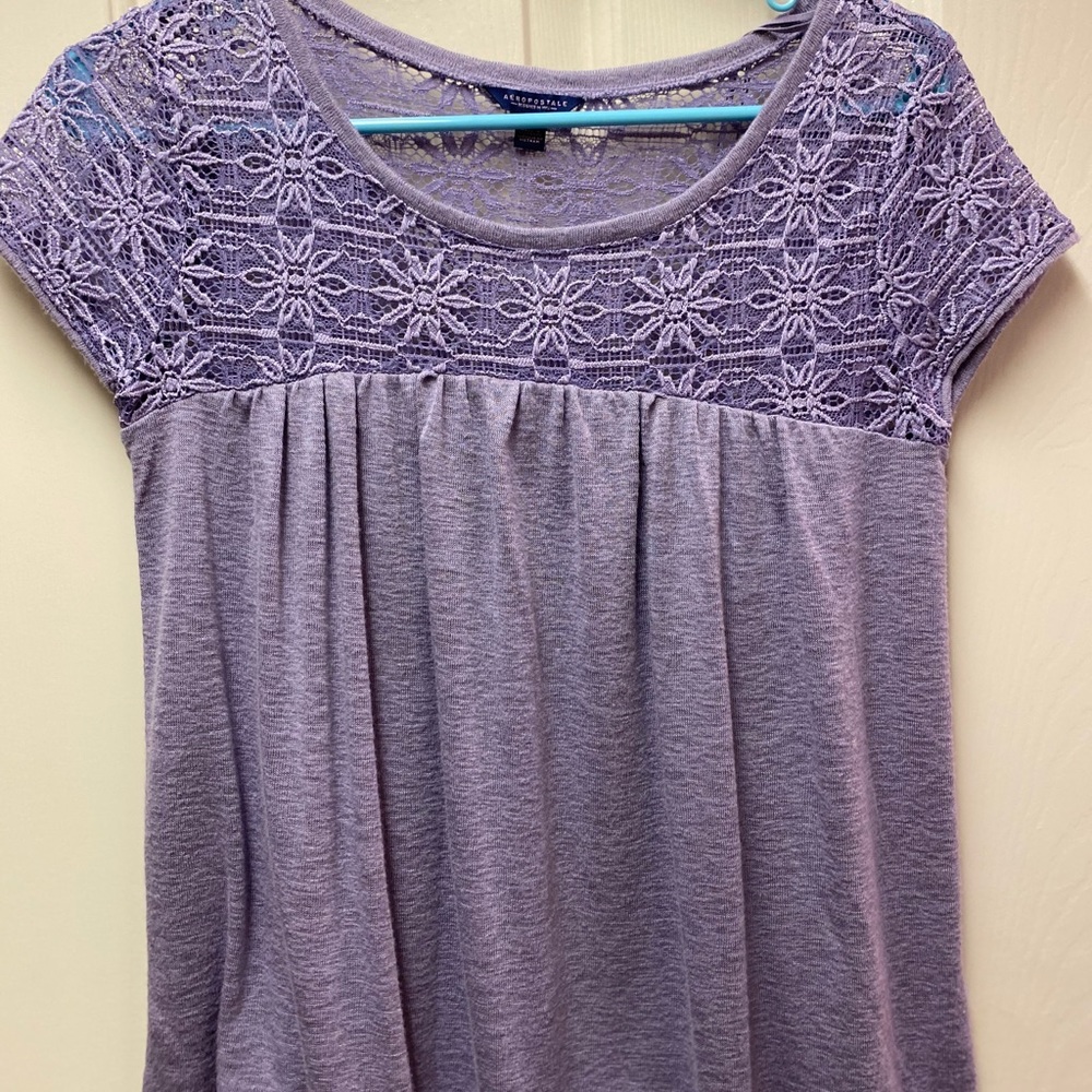 American eagle flowwy shirt